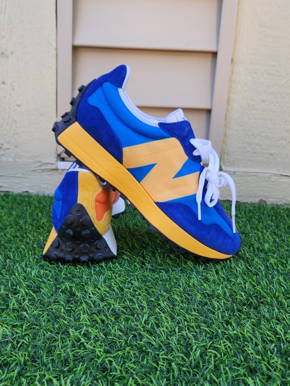 New Balance 327 Marine Blue/Orange MS327LAA Men’s Size 9.5 – New Without Box